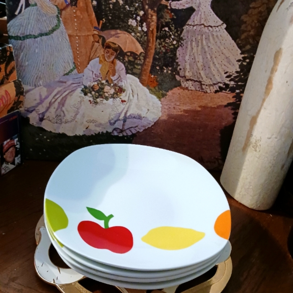 Essential Home Fruit 8 1/2 inch Dessert Plates Rare Vintage Set of 4,Nice 🎁 💝